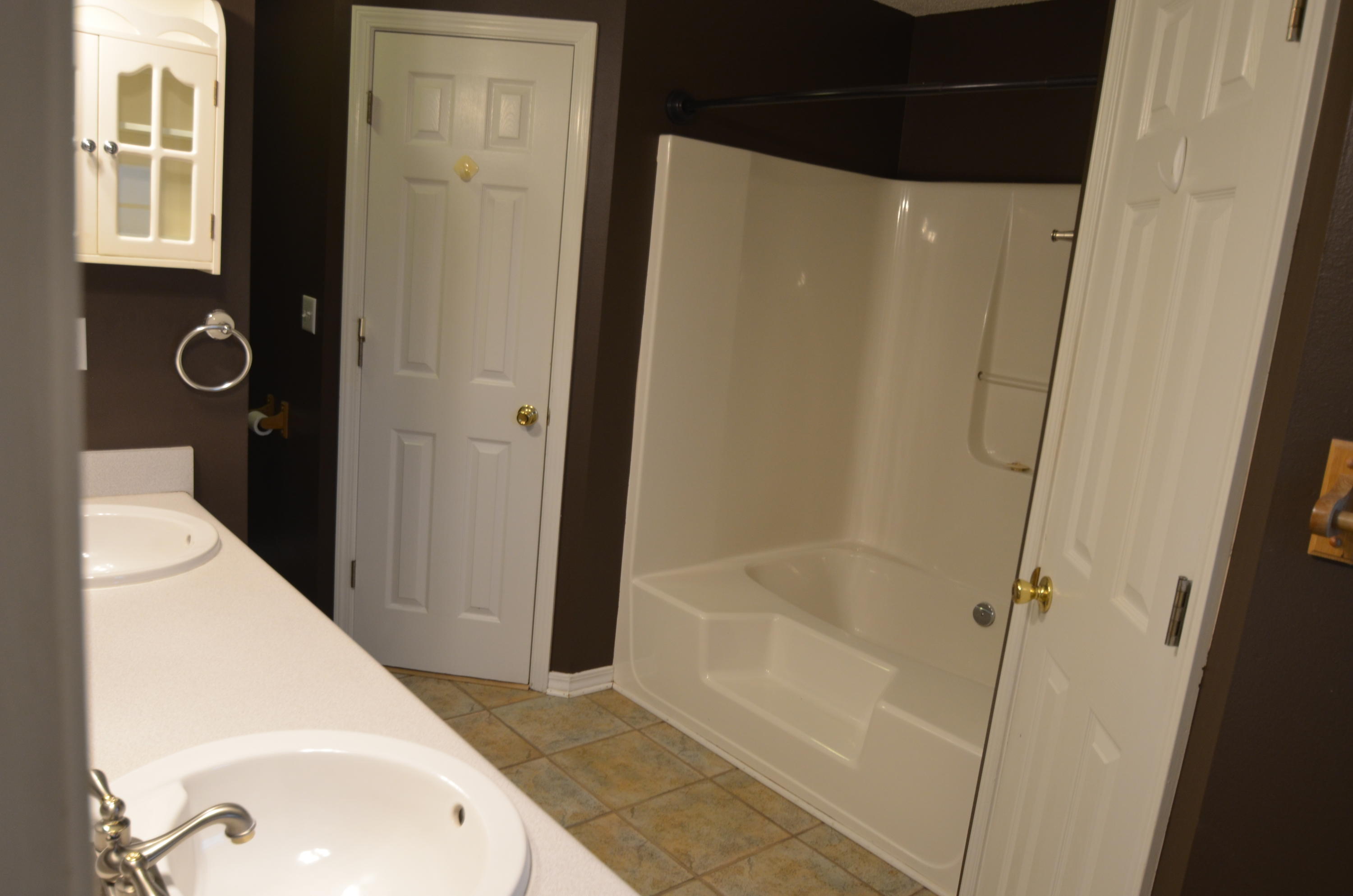 COUNTRYVIEW ESTATES 4TH ADDN PH 4 - Residential Lease