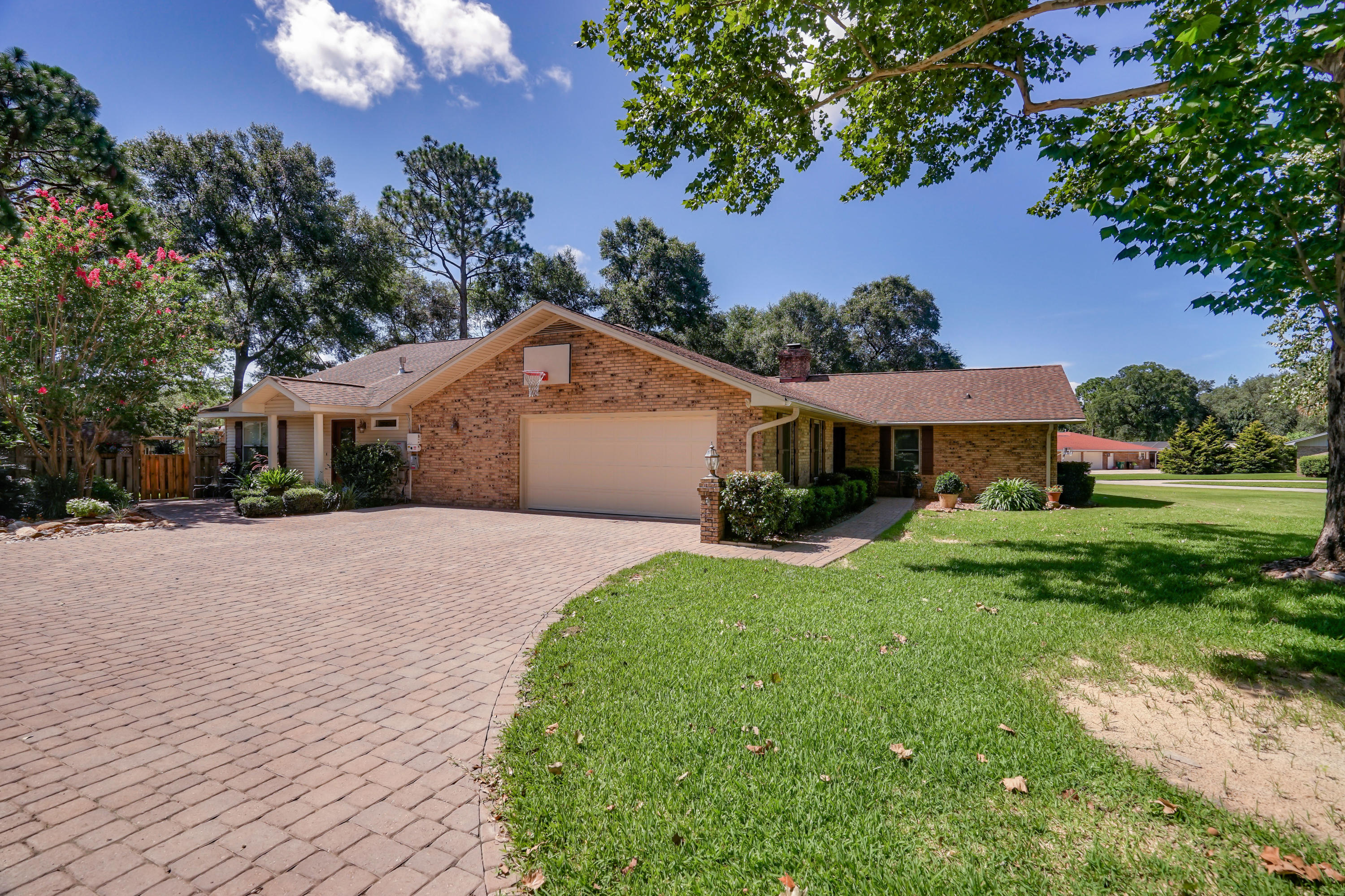 LA CHATEAU - Residential