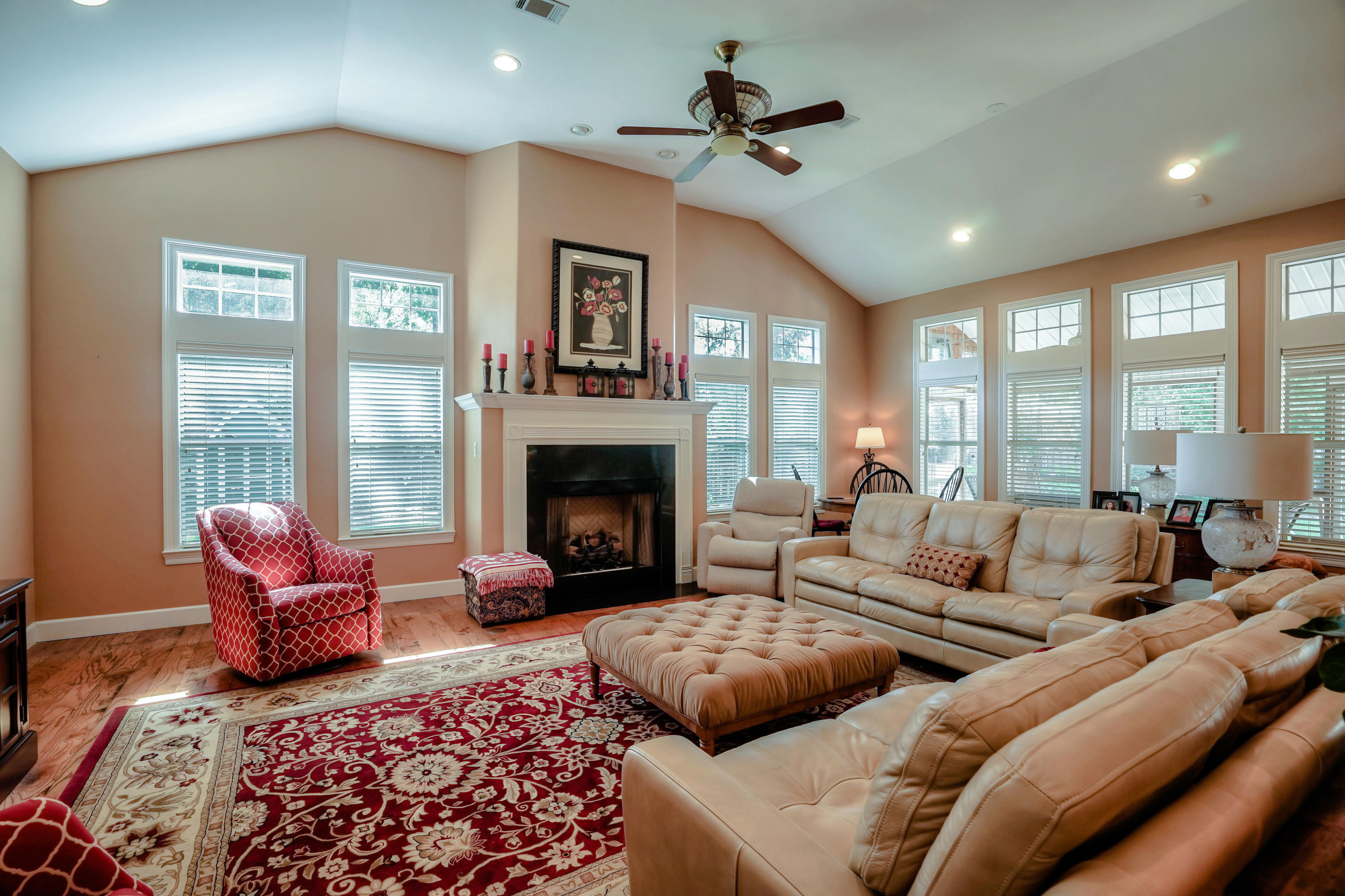 LA CHATEAU - Residential