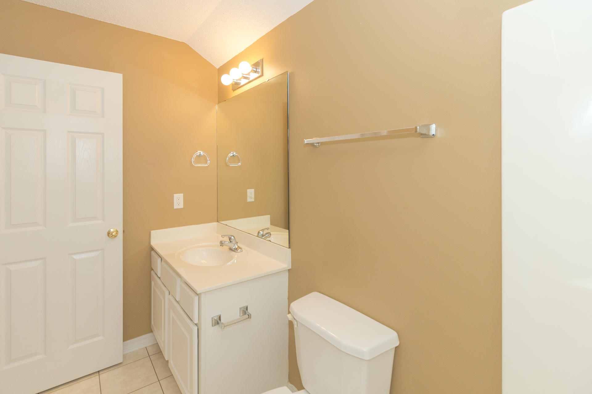 QUAIL LAKE - Residential