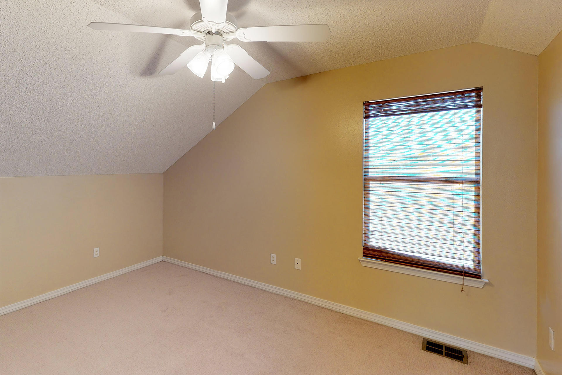 QUAIL LAKE - Residential