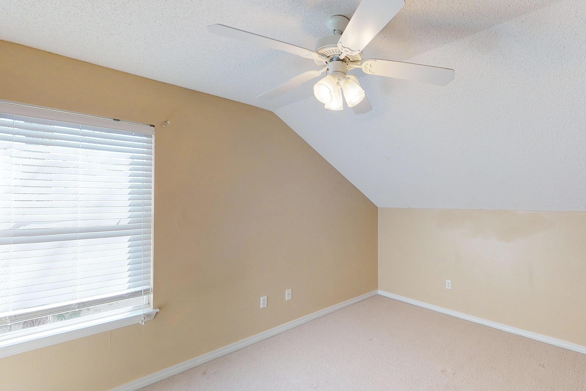 QUAIL LAKE - Residential