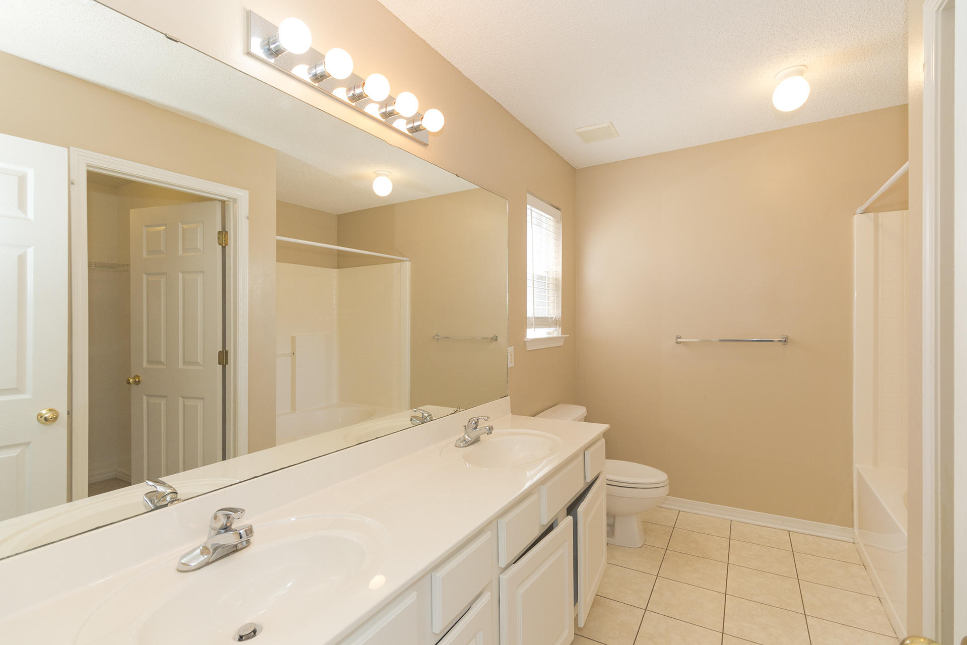 QUAIL LAKE - Residential