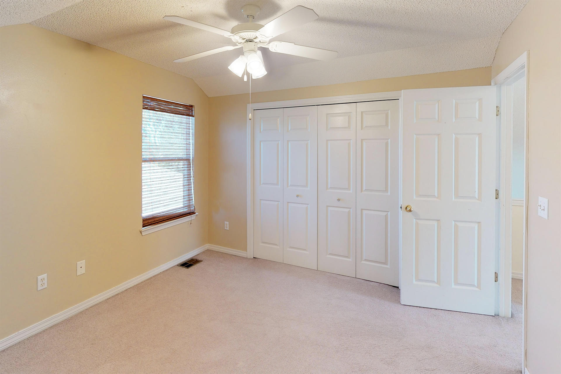 QUAIL LAKE - Residential