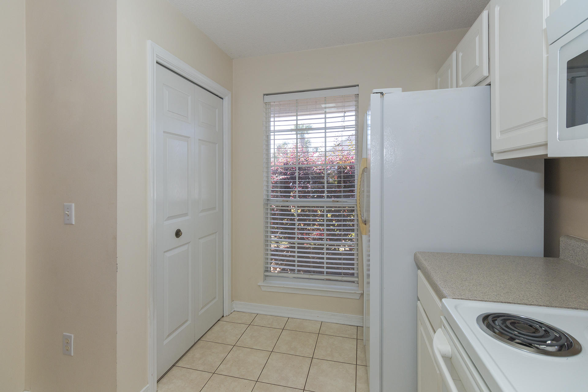 QUAIL LAKE - Residential