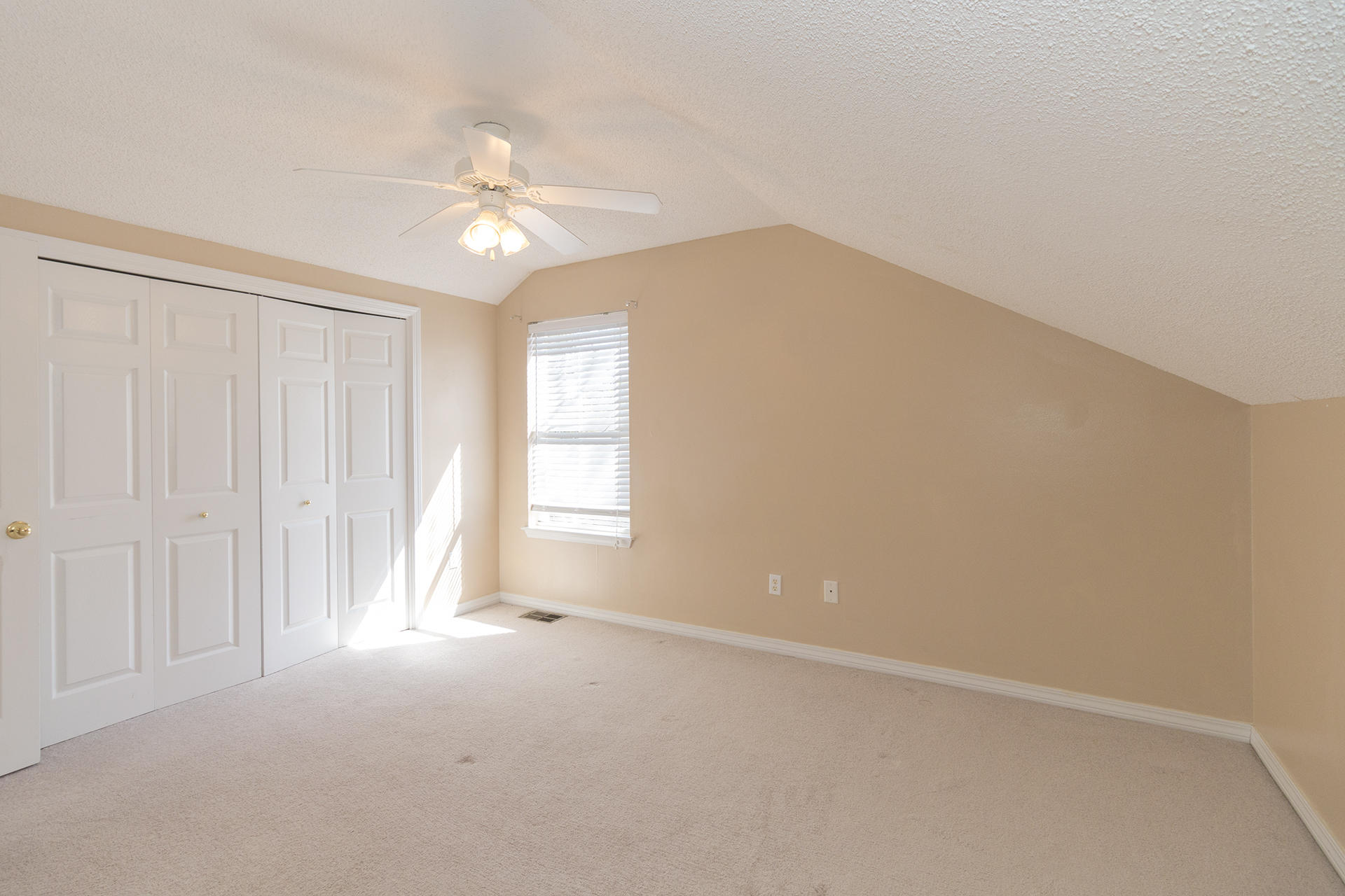 QUAIL LAKE - Residential