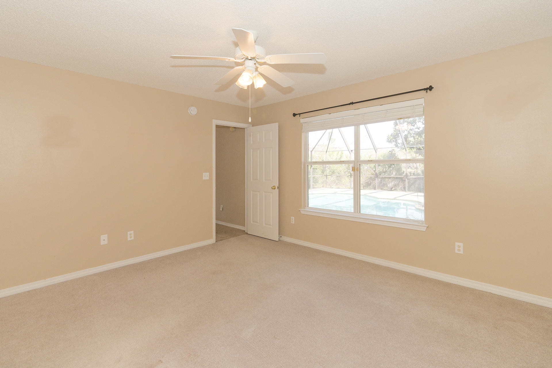 QUAIL LAKE - Residential