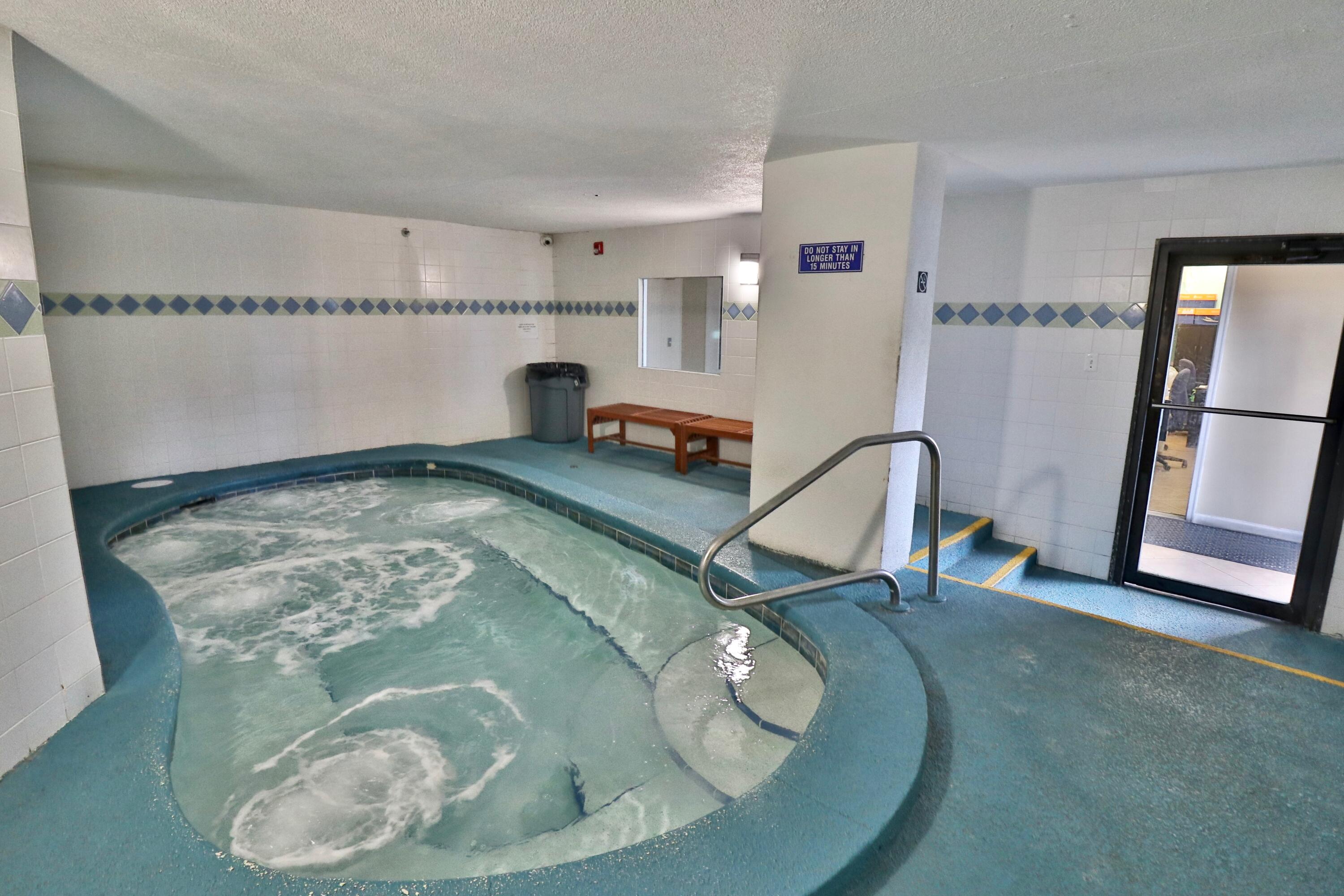 SUMMIT CONDOMINIUM, THE - Residential