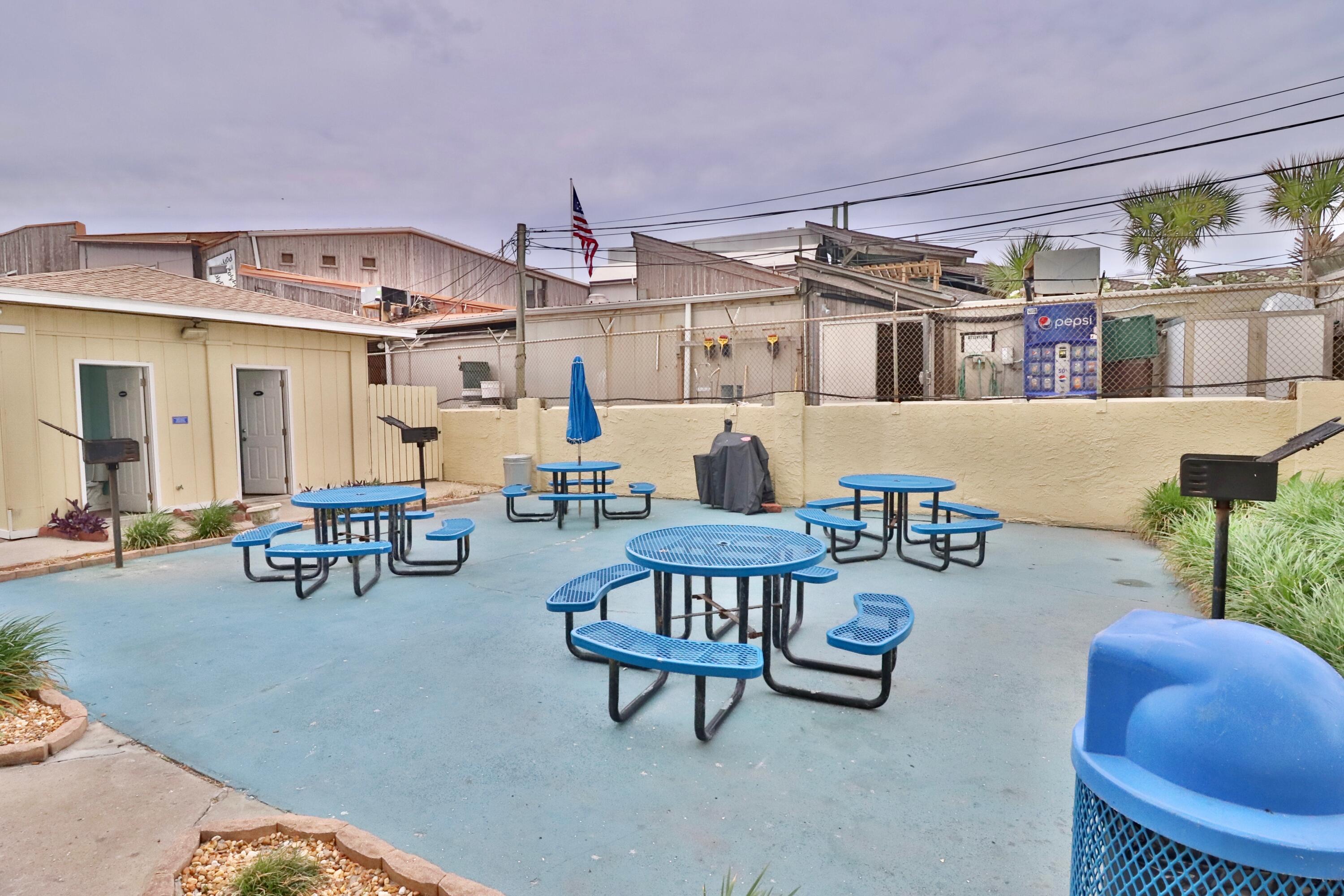 SUMMIT CONDOMINIUM, THE - Residential