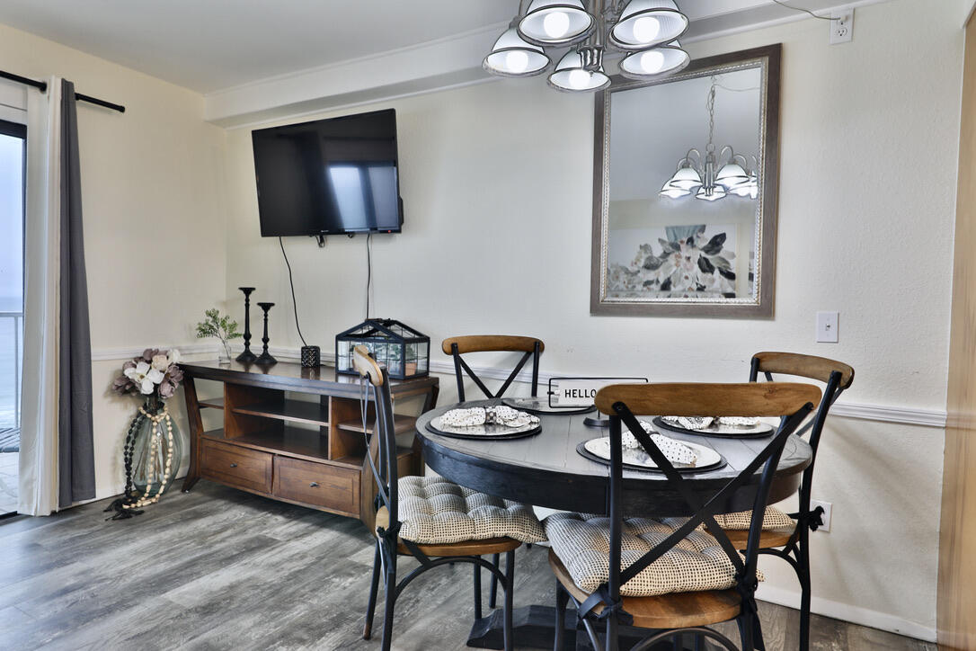 SUMMIT CONDOMINIUM, THE - Residential