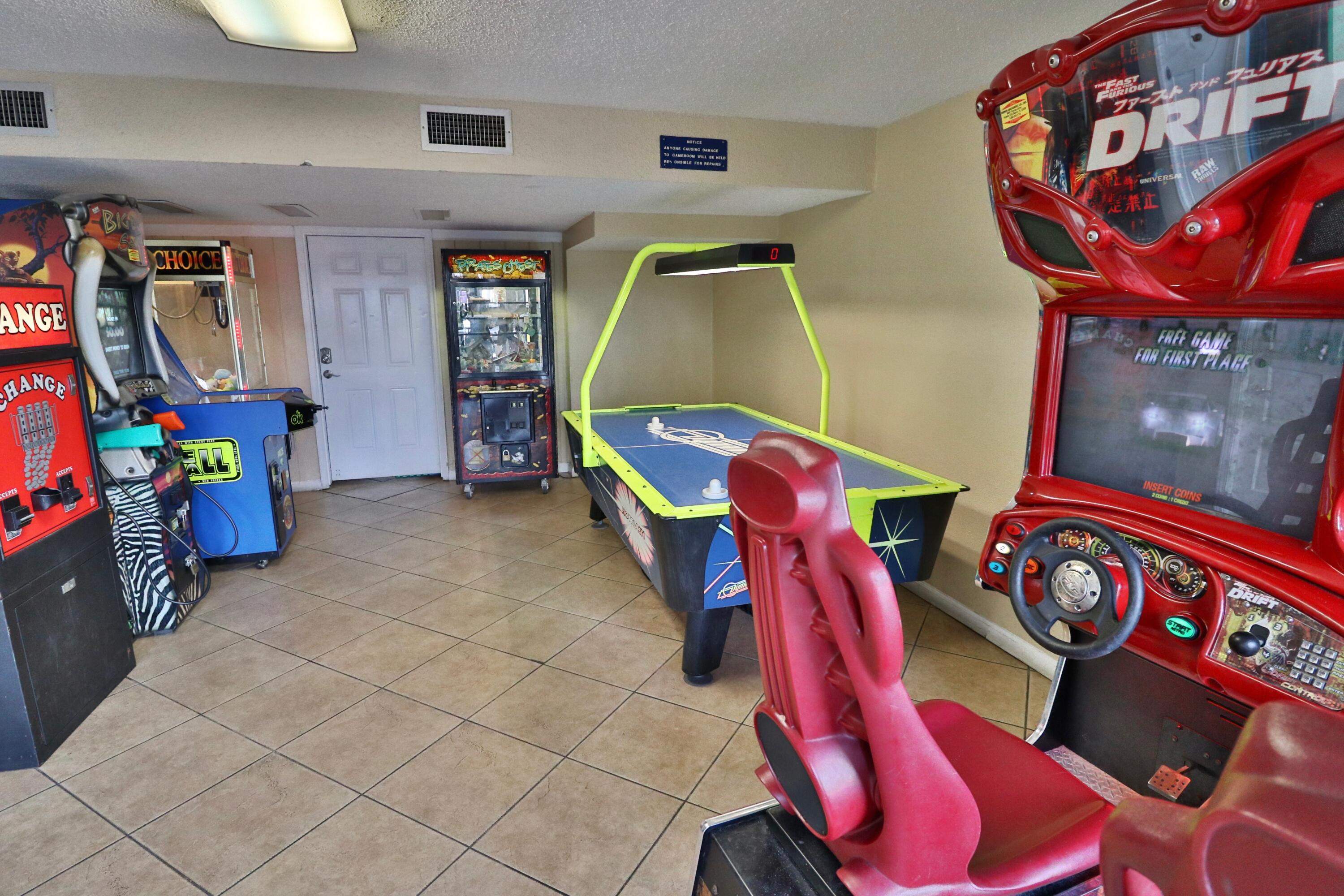 SUMMIT CONDOMINIUM, THE - Residential