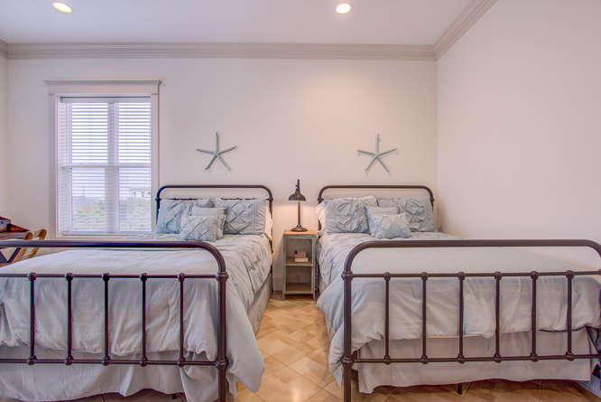 GULF SHORE MANOR - Residential