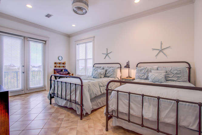 GULF SHORE MANOR - Residential