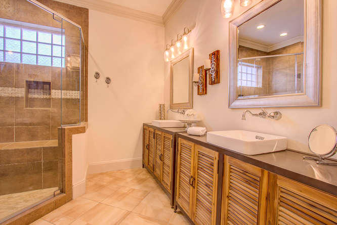 GULF SHORE MANOR - Residential