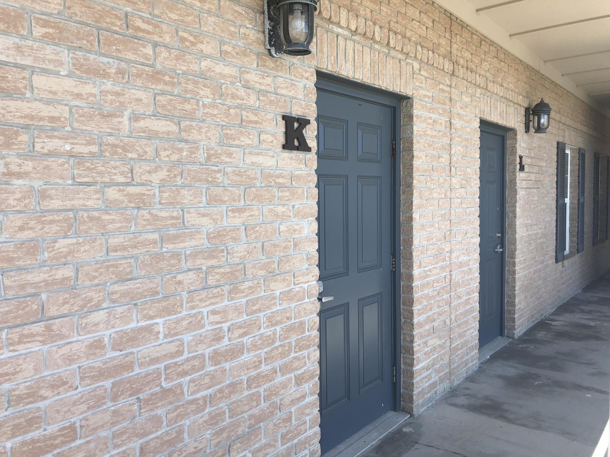 Four offices, reception area, conference room, rest room. Ample parking and a great address for your business! Greta tenants..lawyers, Financial services, insurance etc. This space can be purchased for $164,900.00. Seller is licensed FL Real Estate Broker.