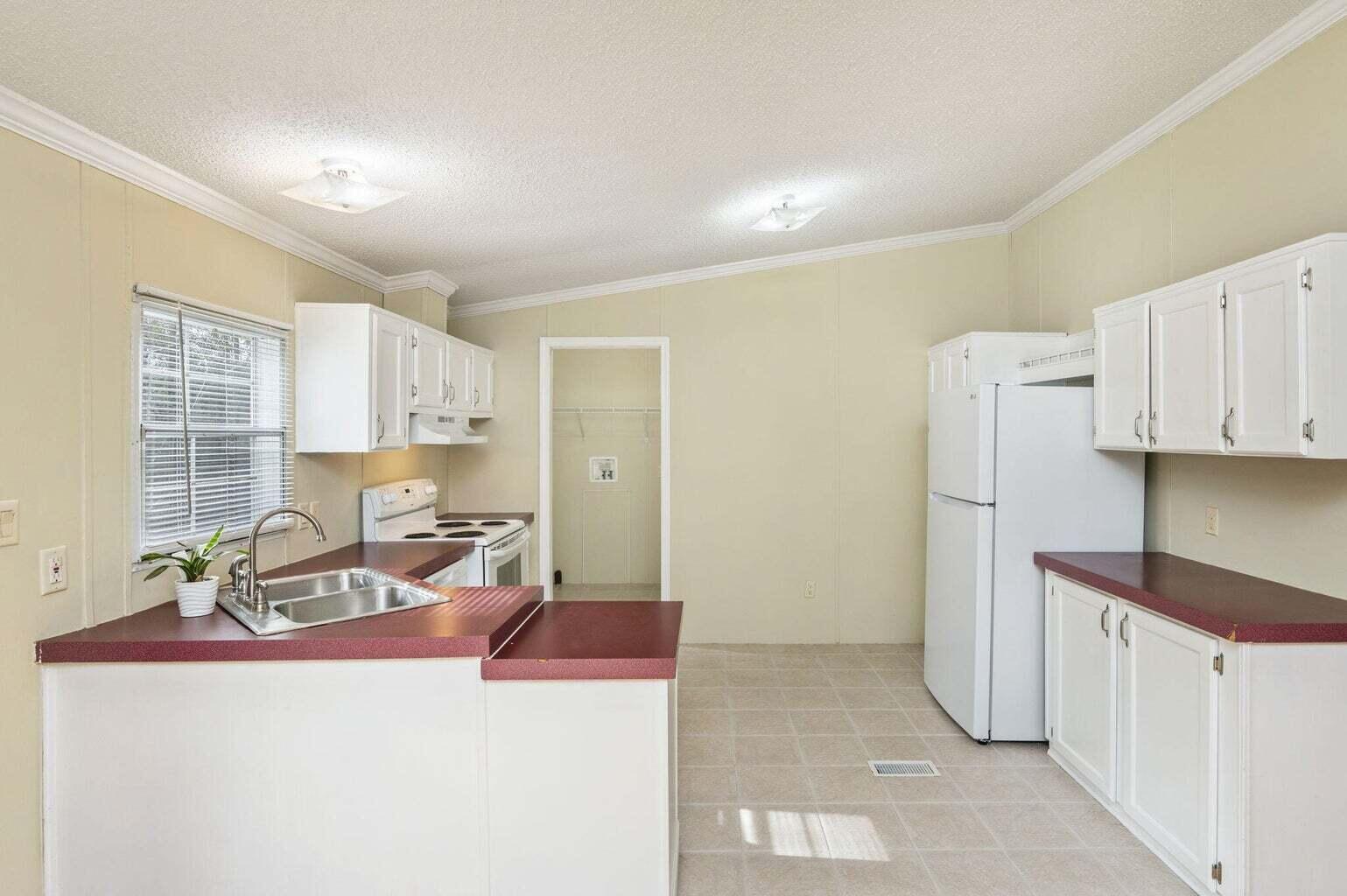 OAKWOOD HILLS UNIT 1 - Residential Lease