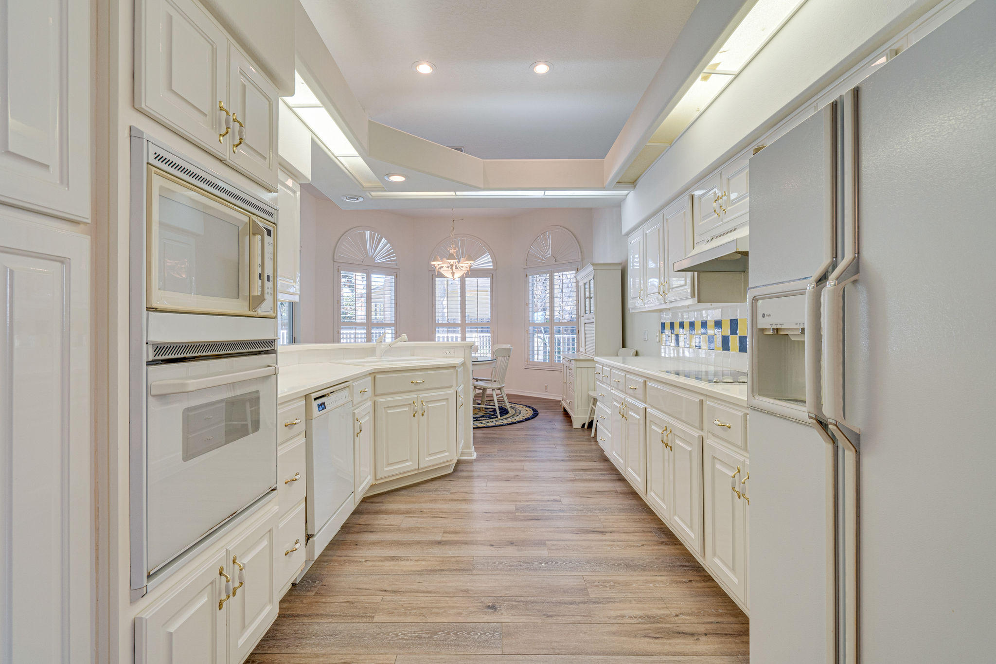 BAYTOWNE AVE EAST - Residential