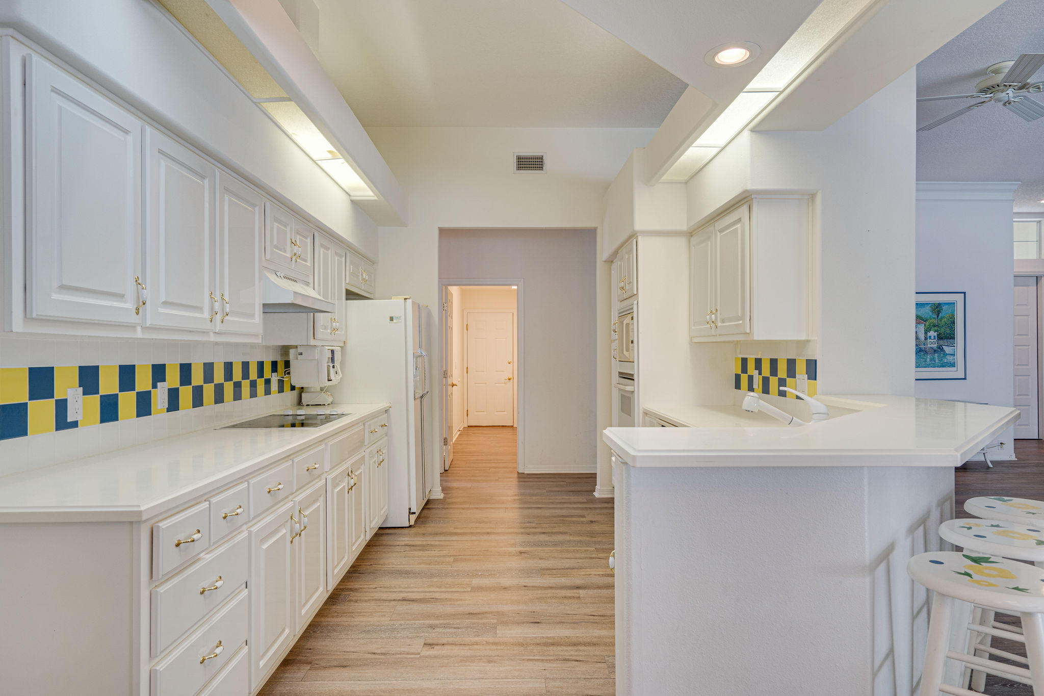 BAYTOWNE AVE EAST - Residential