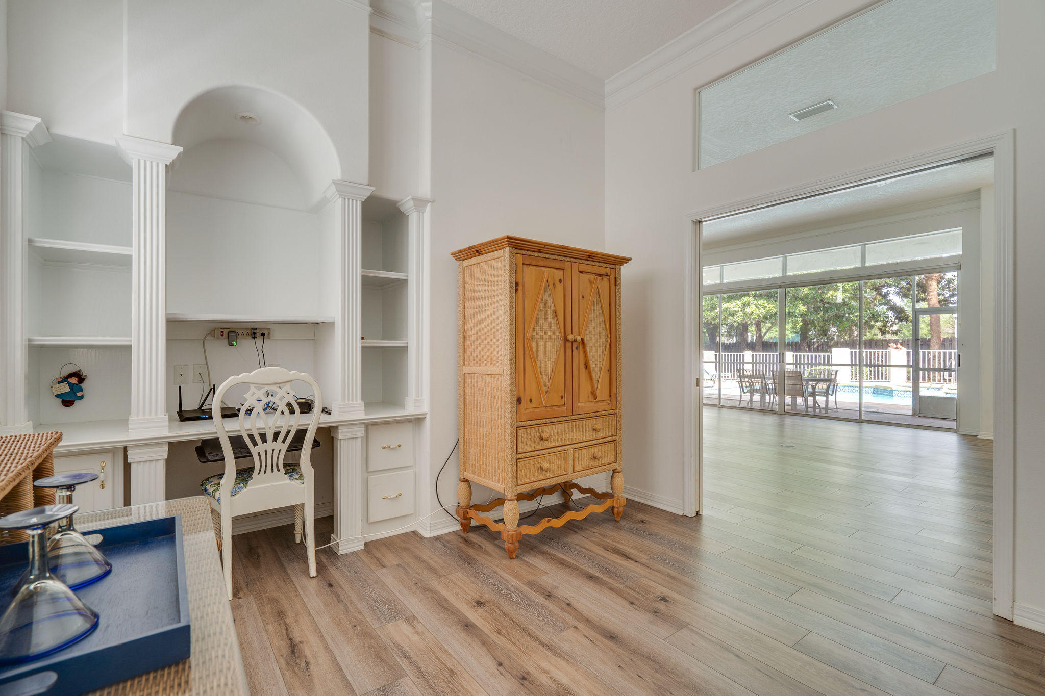 BAYTOWNE AVE EAST - Residential