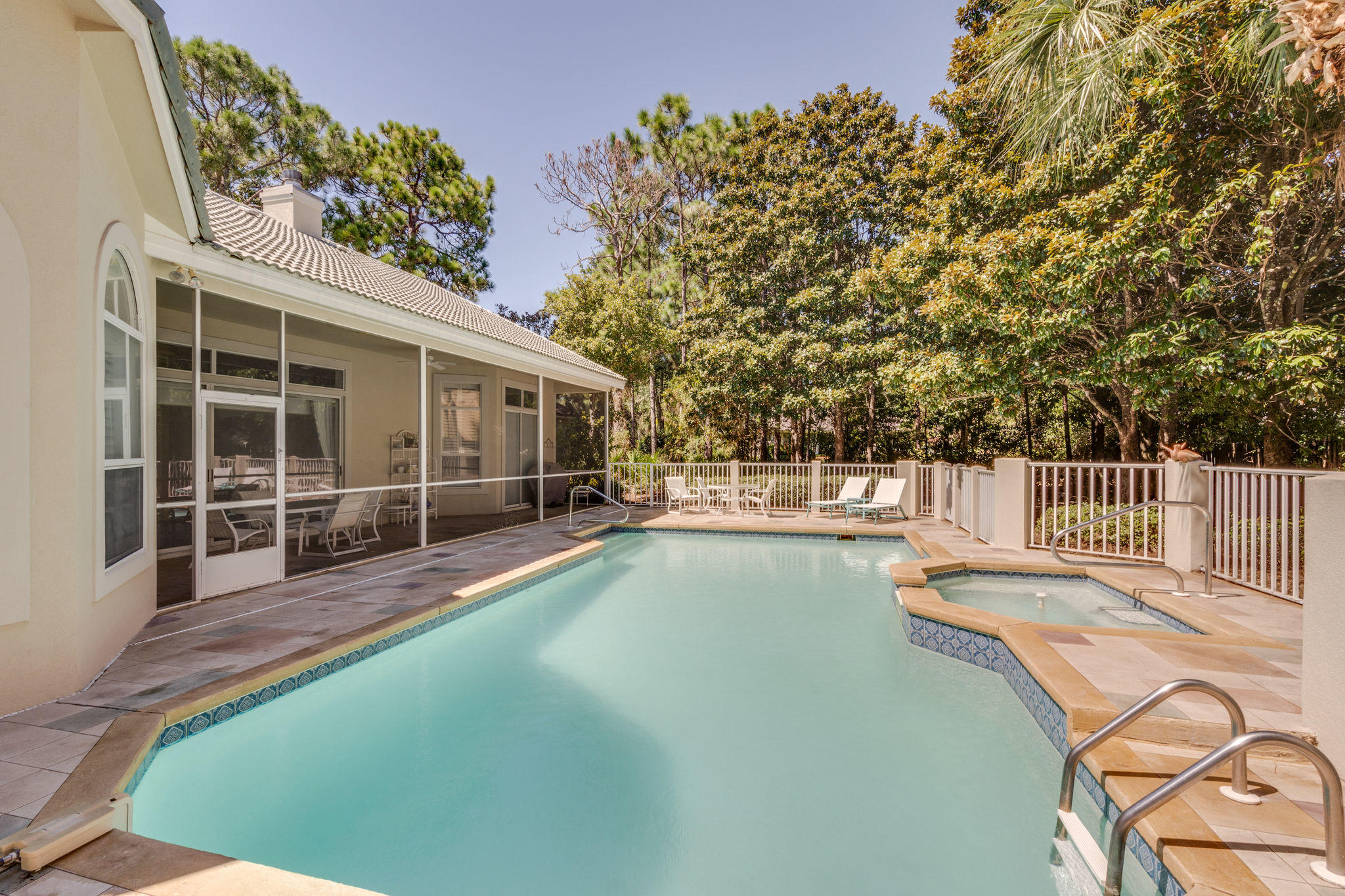 BAYTOWNE AVE EAST - Residential