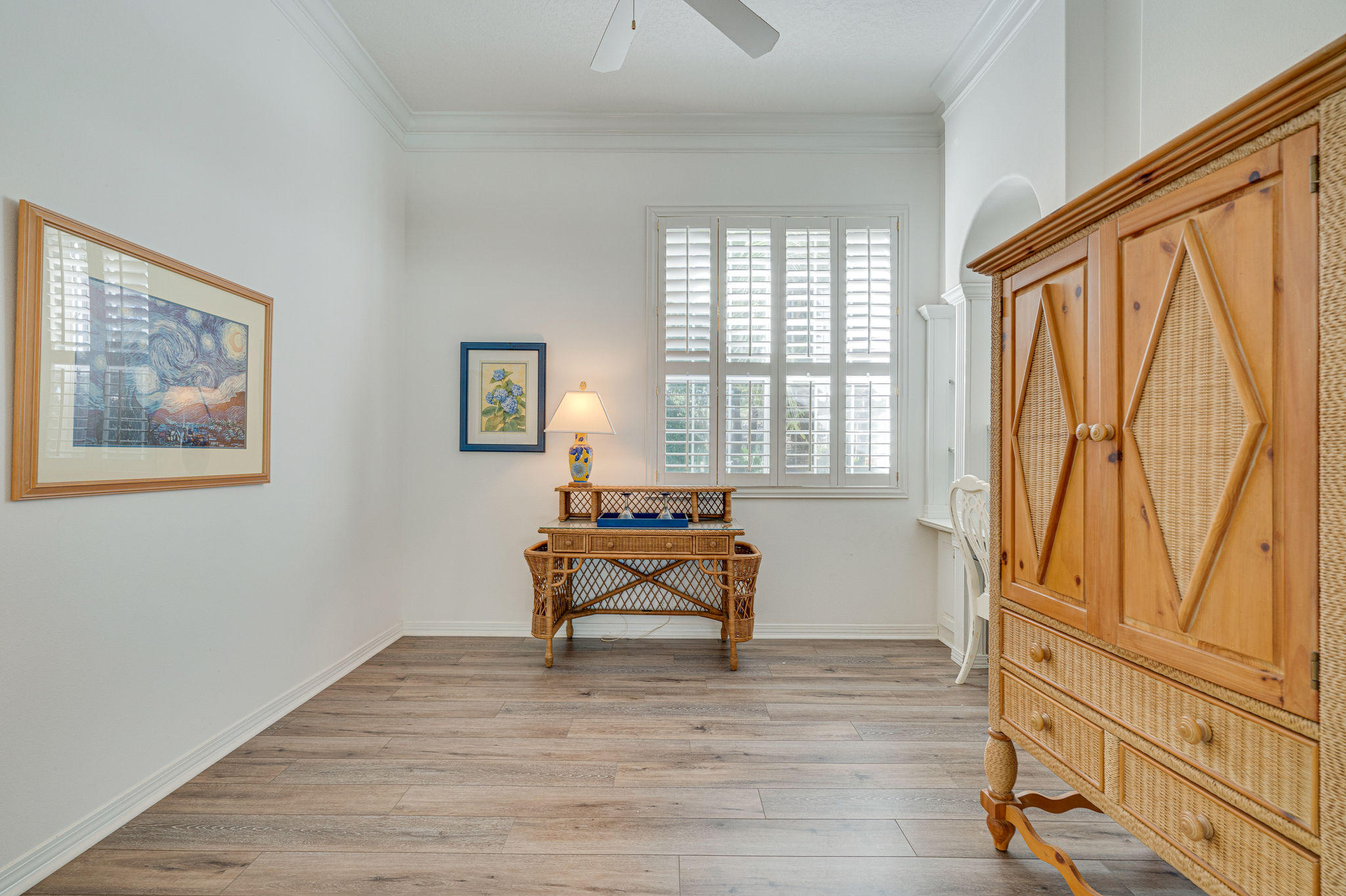 BAYTOWNE AVE EAST - Residential