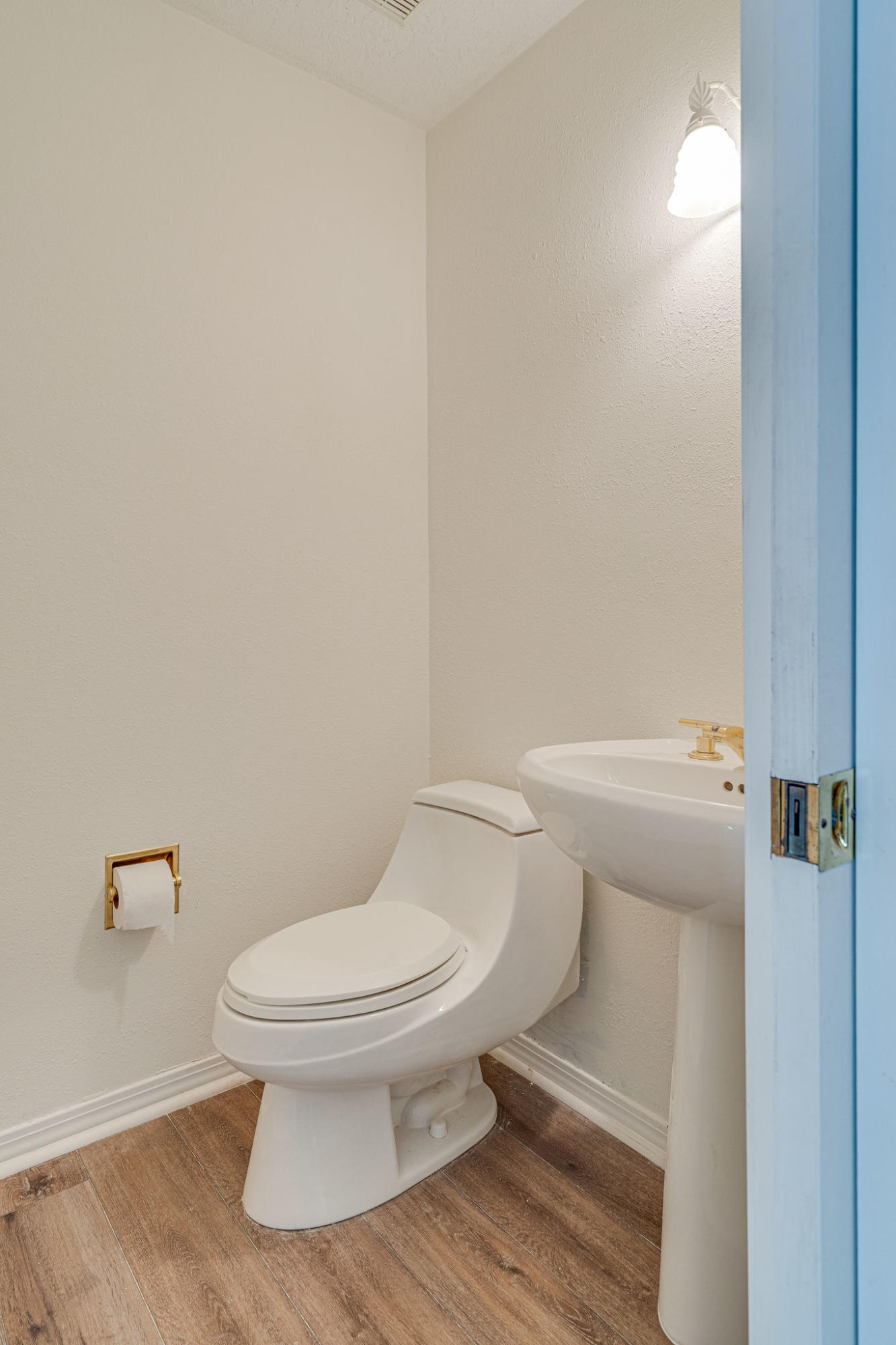 BAYTOWNE AVE EAST - Residential