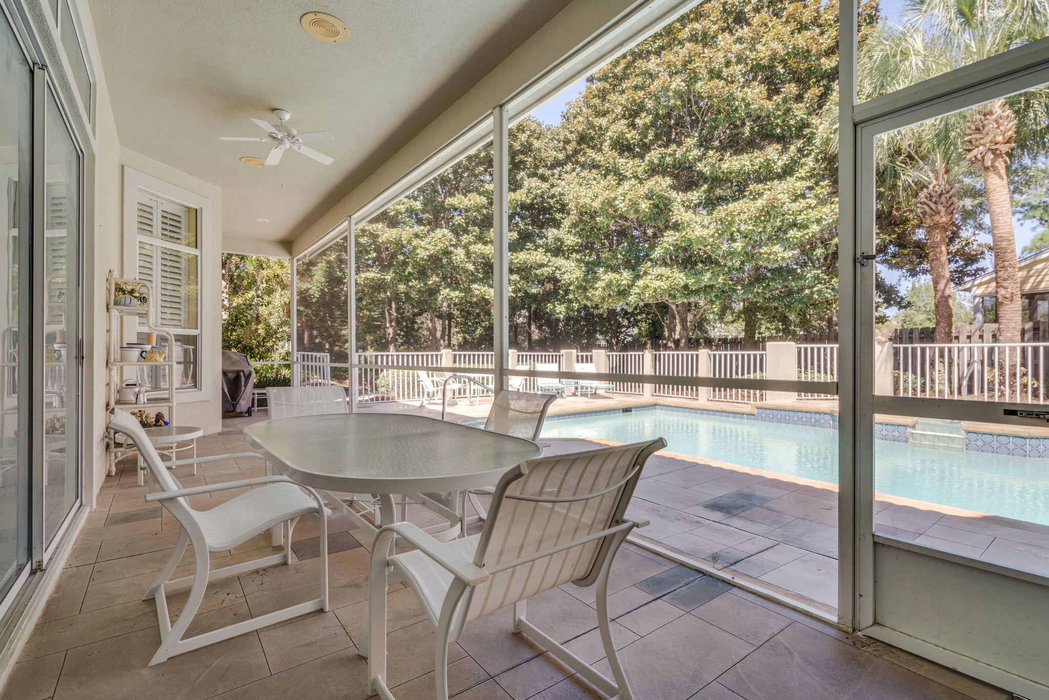 BAYTOWNE AVE EAST - Residential