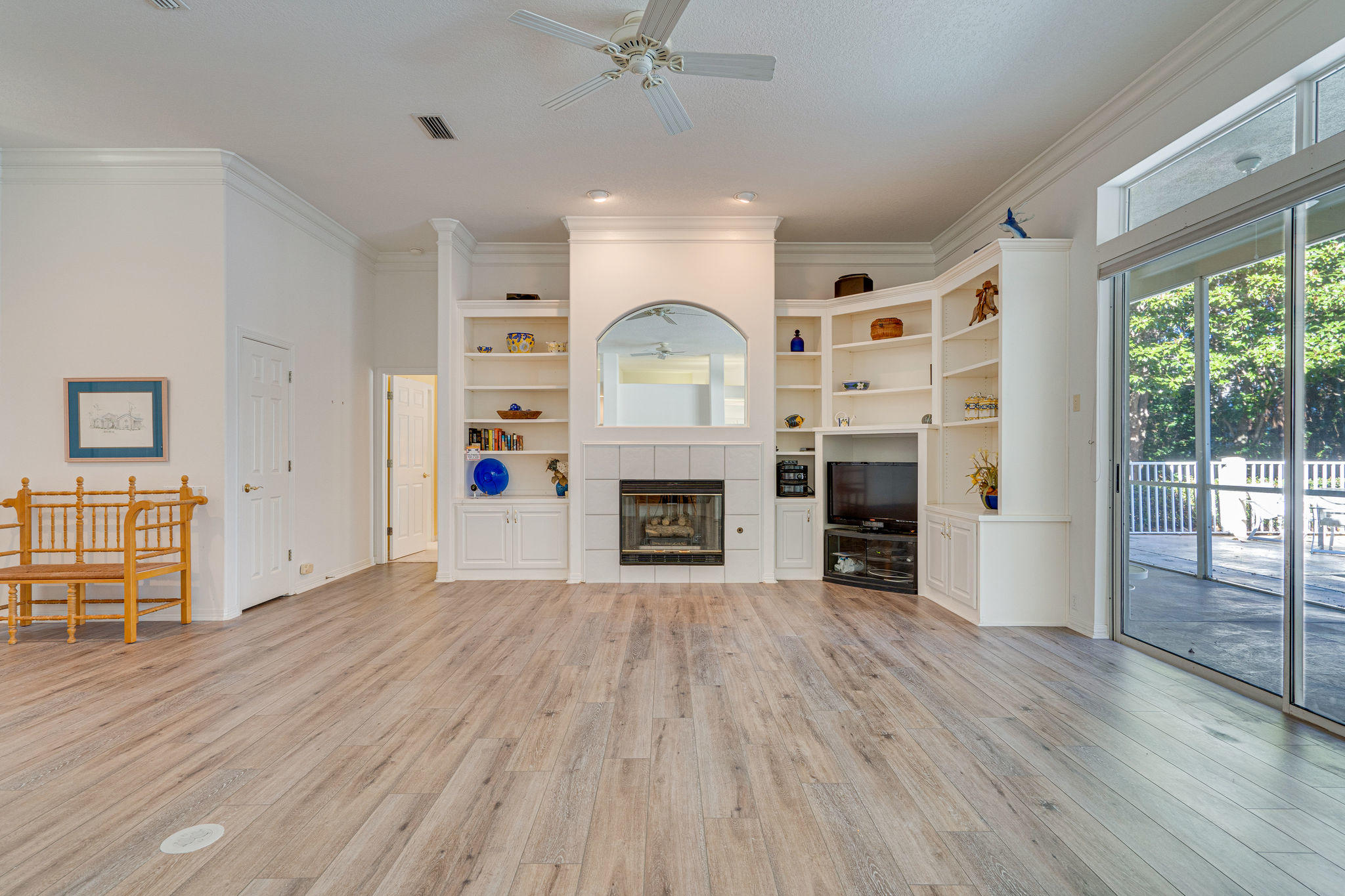 BAYTOWNE AVE EAST - Residential