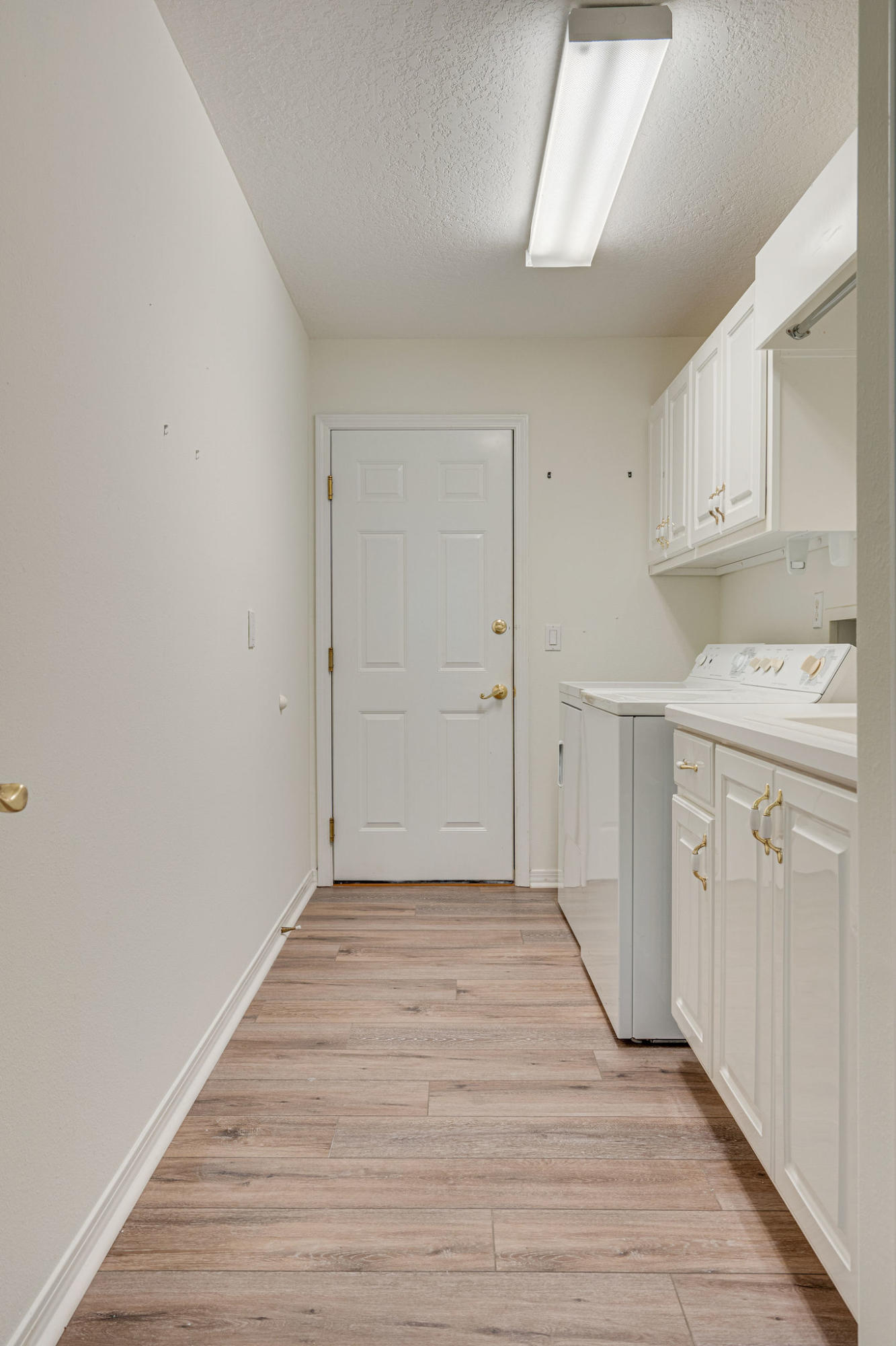 BAYTOWNE AVE EAST - Residential