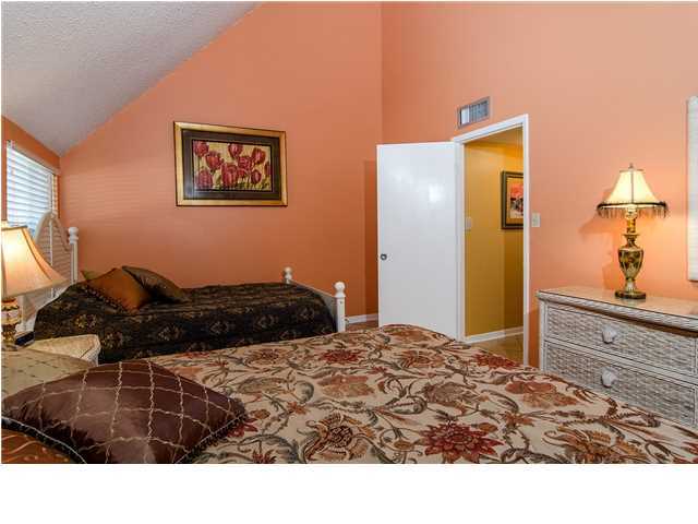 SHORES TOWNHOUSES - Residential