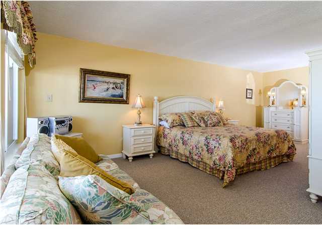 SHORES TOWNHOUSES - Residential