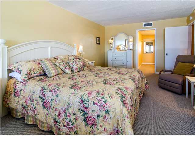 SHORES TOWNHOUSES - Residential