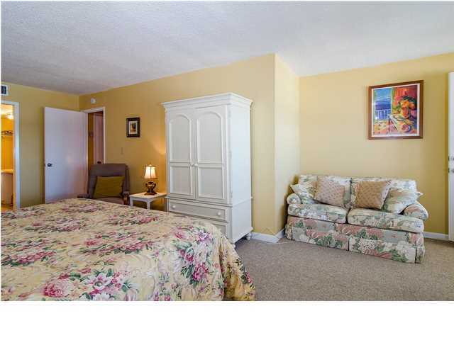 SHORES TOWNHOUSES - Residential