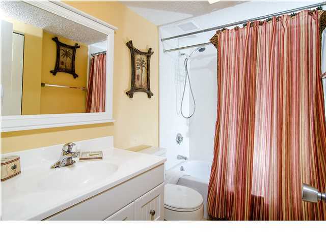 SHORES TOWNHOUSES - Residential