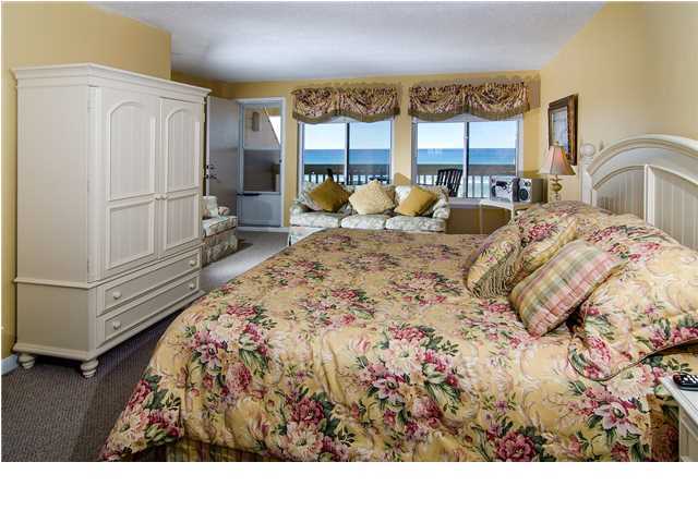 SHORES TOWNHOUSES - Residential