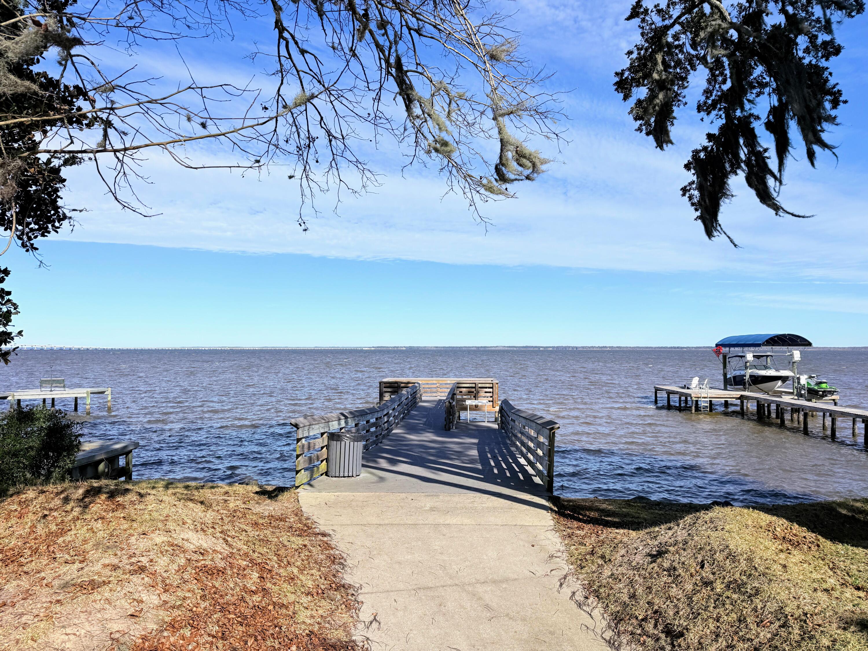 MAGNOLIA BEACH - Land