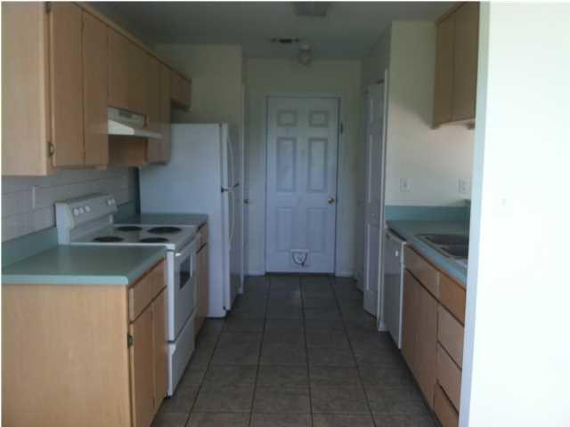 COUNTRYVIEW ESTATES 1ST ADDN - Residential Lease