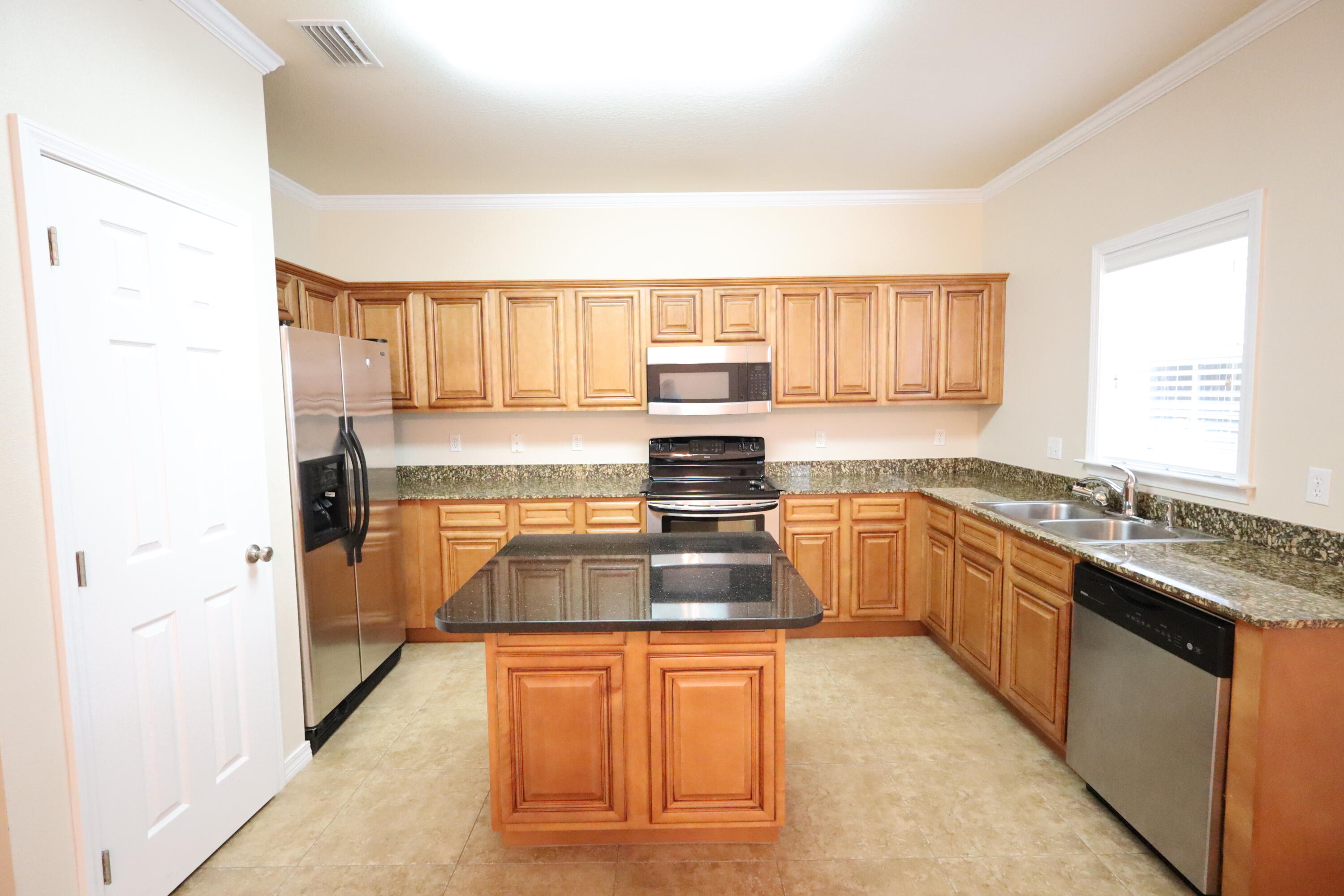 MERIDIAN SQUARE T/H - Residential Lease