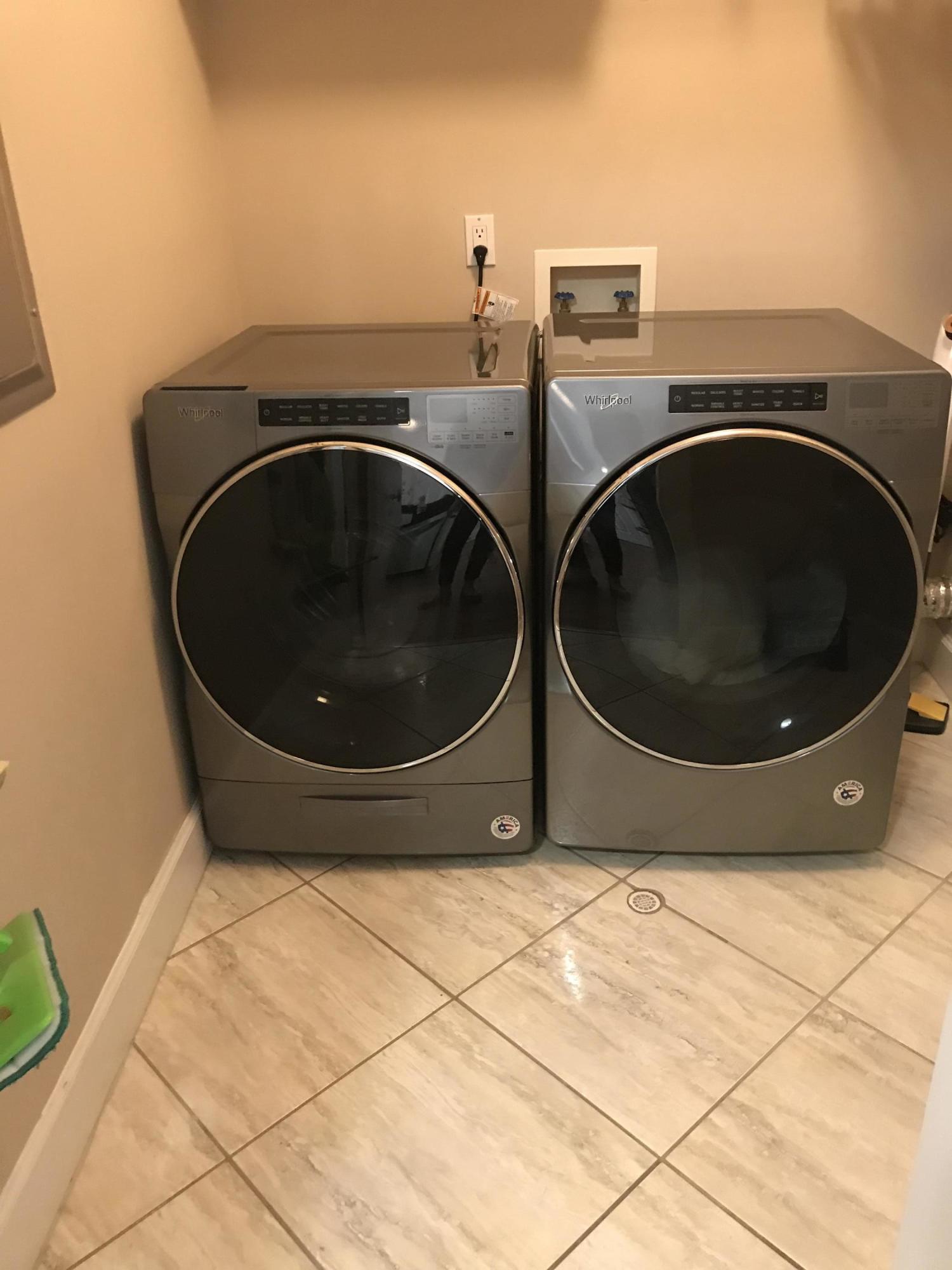 PAVILION PALMS - Residential Lease