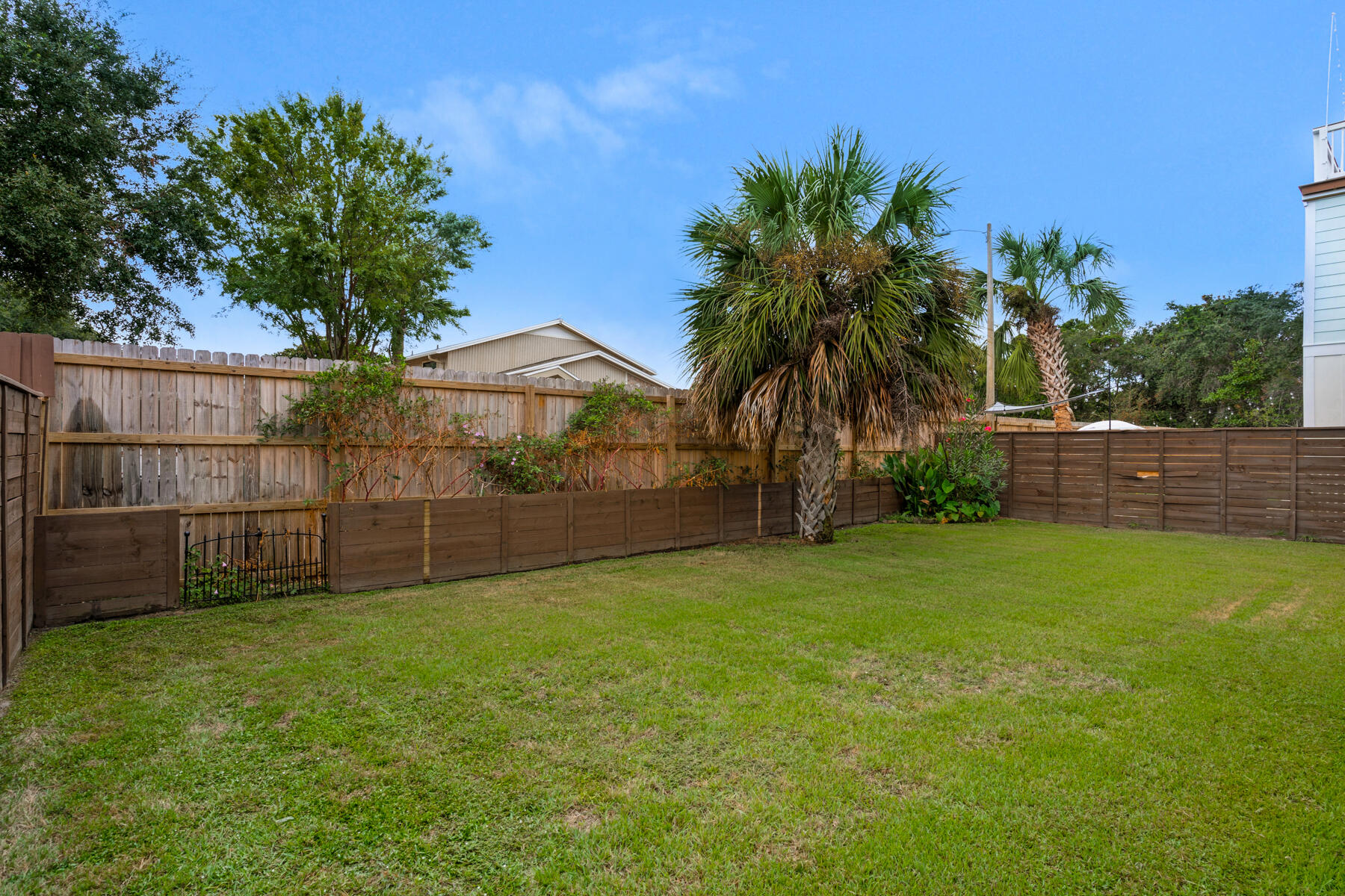 FRANGISTA BEACH 2ND ADDN - Residential