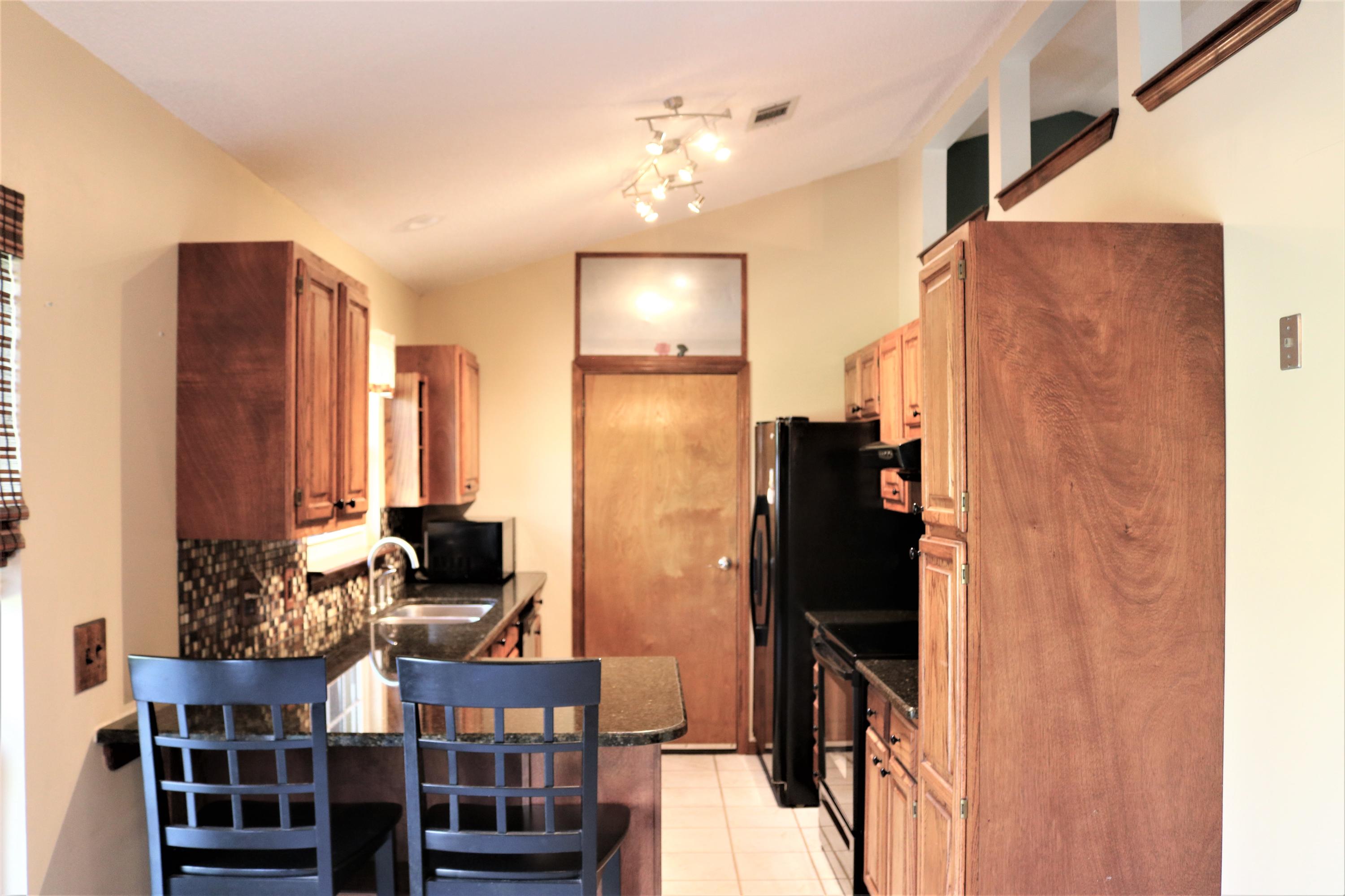 HOLLEY BY THE SEA - Residential