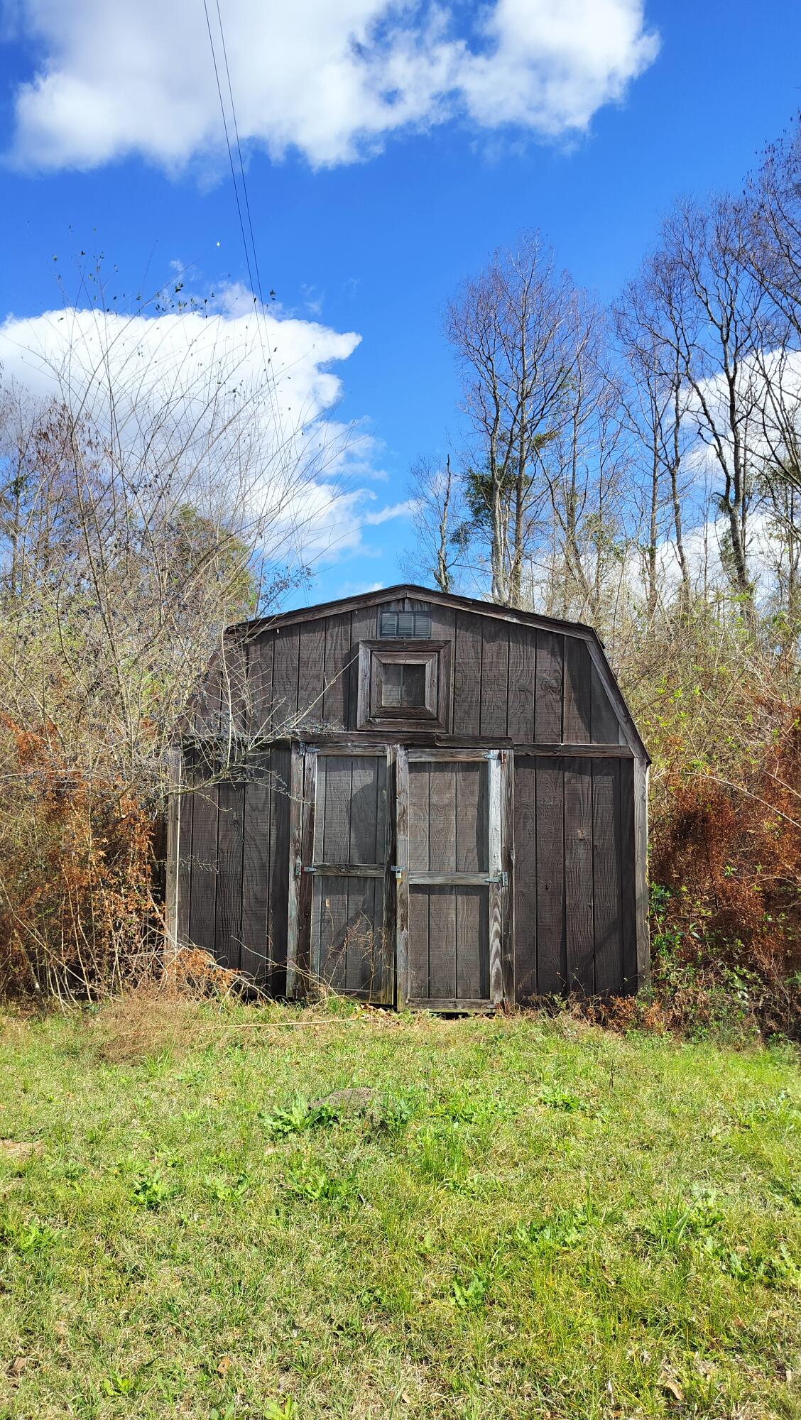 NO RECORDED SUBDIVISION - Residential