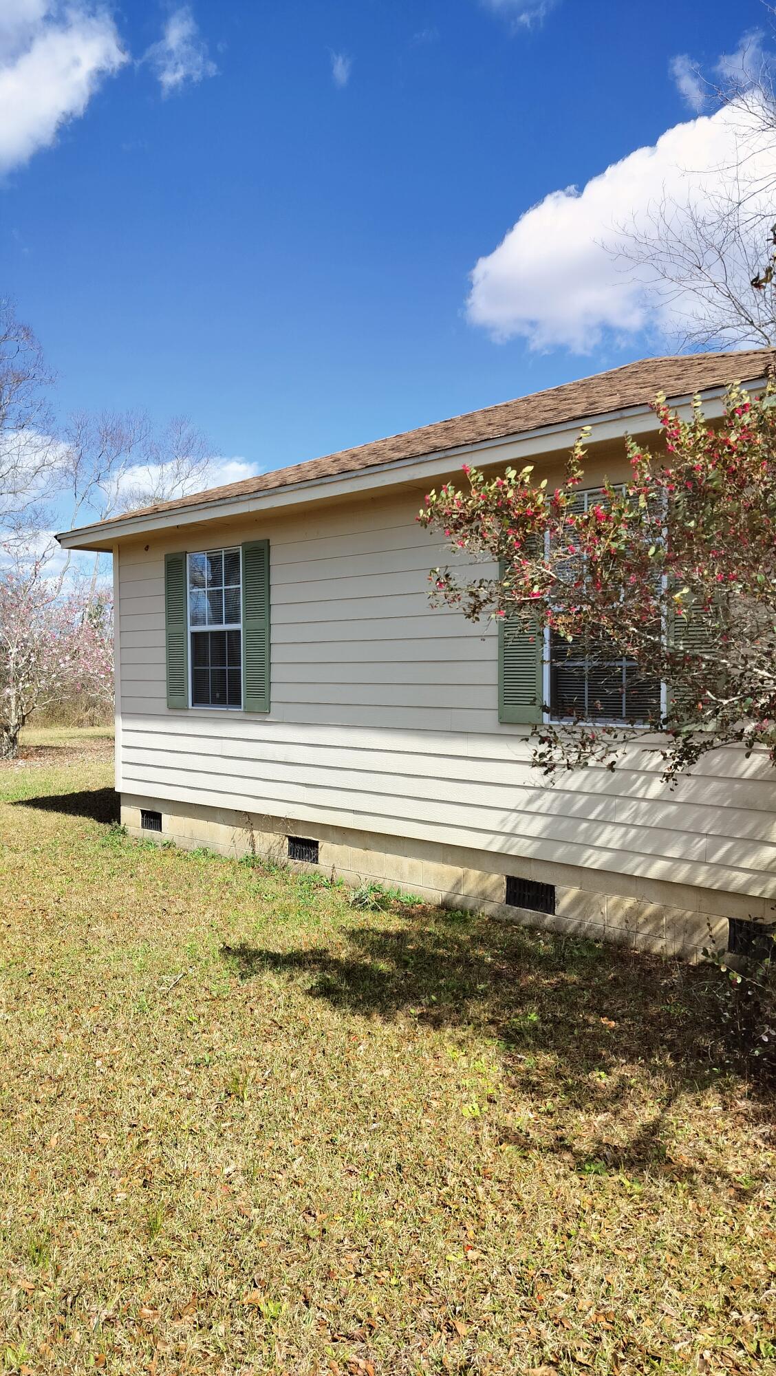 NO RECORDED SUBDIVISION - Residential