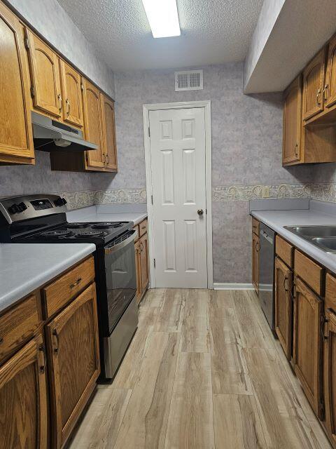 CEDAR RIDGE - Residential Lease