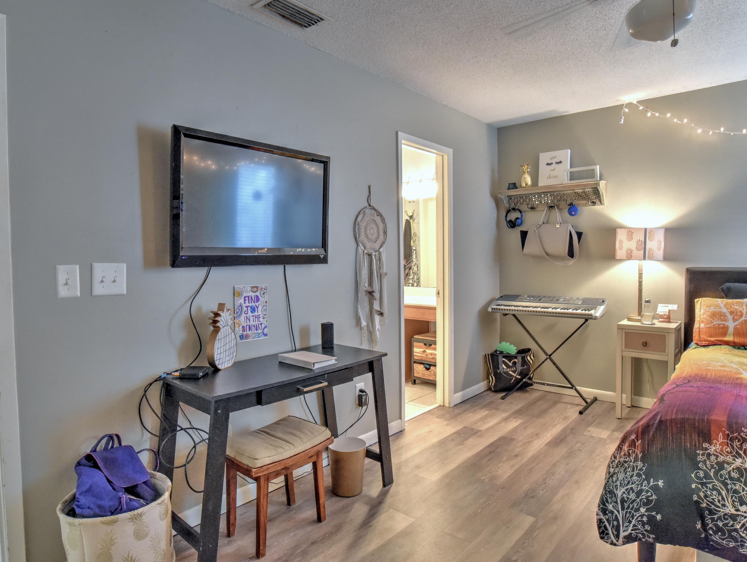 LINKSIDE VILLAGE UNIT 2 - Residential