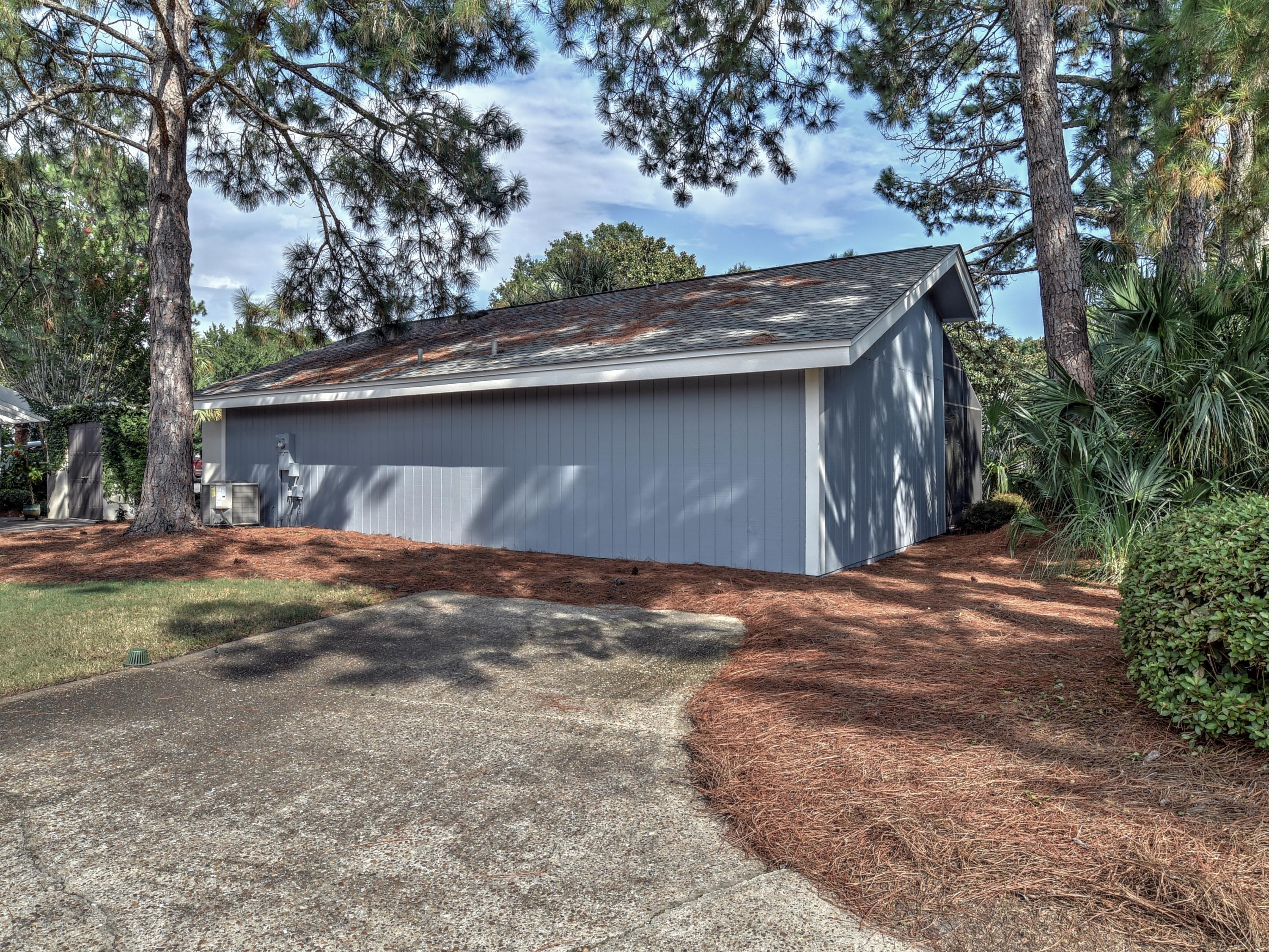 LINKSIDE VILLAGE UNIT 2 - Residential