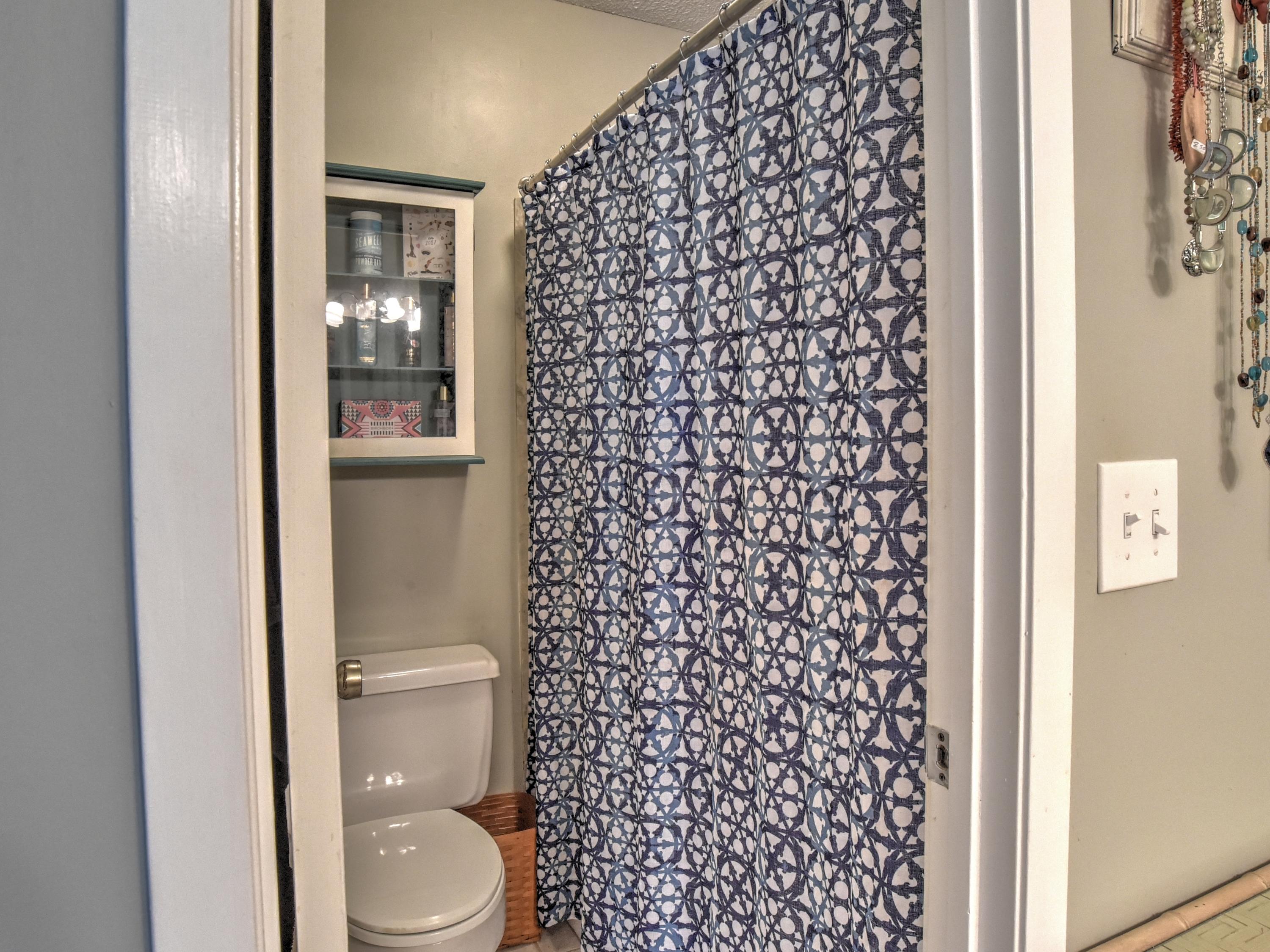 LINKSIDE VILLAGE UNIT 2 - Residential