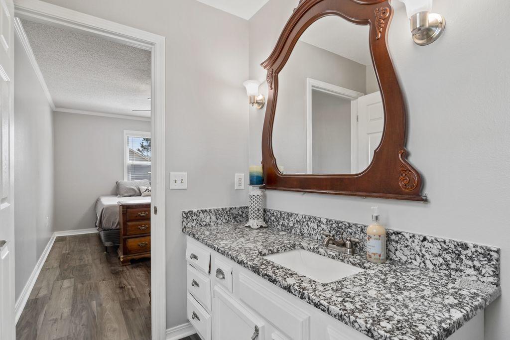 HOLLEY BY THE SEA - Residential