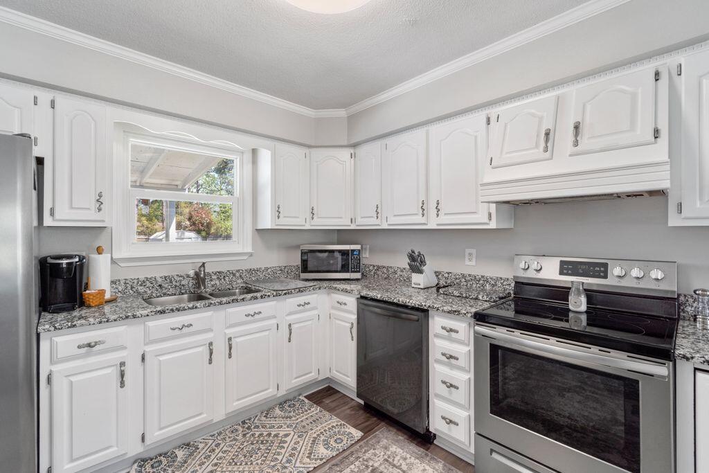 HOLLEY BY THE SEA - Residential