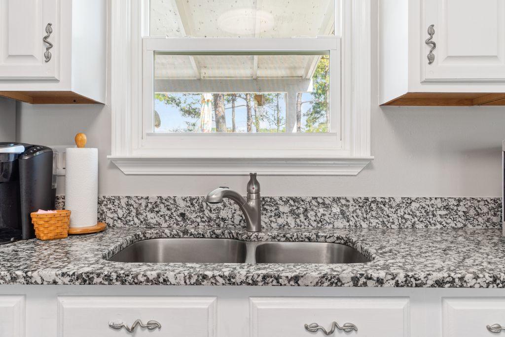 HOLLEY BY THE SEA - Residential